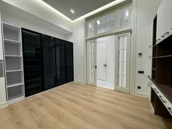 130 м², 4-комн. квартира, 2/10-0