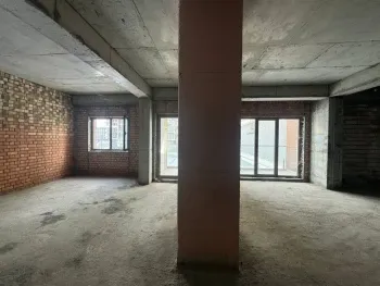 135 м², 4-комн. квартира, 2/8-1