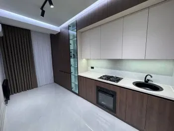 85 м², 3-комн. квартира, 3/8-0