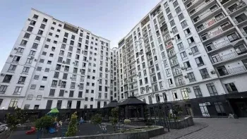 100 м², 3-комн. квартира, 10/12-0