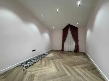100 м², 4-комн. квартира, 10/10-0
