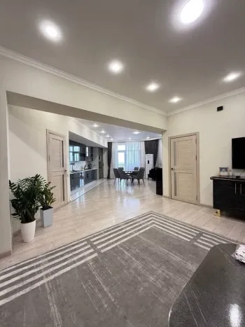 160 м², 5-комн. квартира, 8/9-0