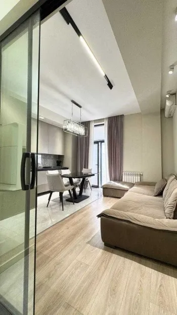 80 м², 3-комн. квартира, 6/10-0