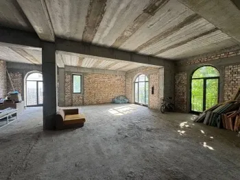 230 m², 5-xonali kvartira, 1/8-1