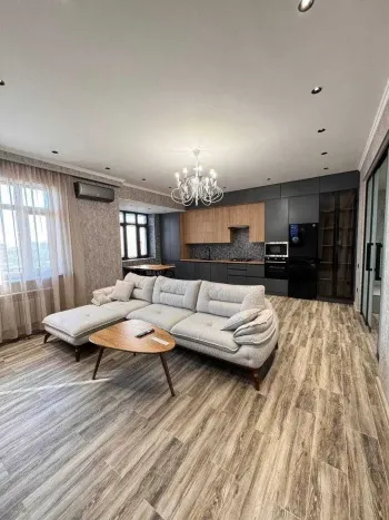 107 м², 3-комн. квартира, 4/7-3