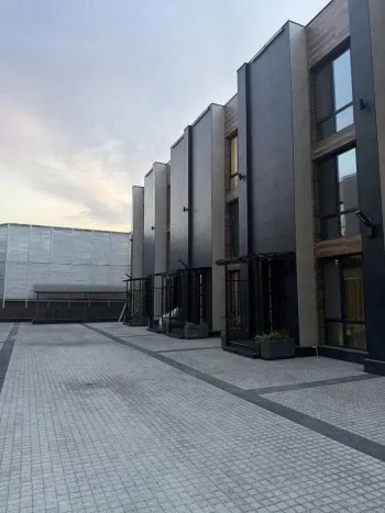 237 м², 5-комн. квартира, 3/1-0