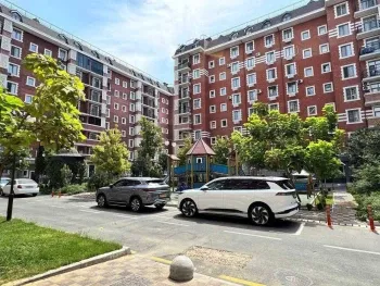 175 м², многокомнатная квартира, 1/9-2