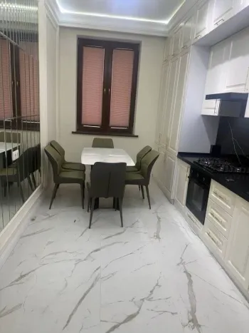 100 м², 3-комн. квартира, 8/10-2