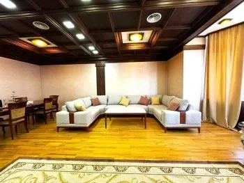 220 м², 4-комн. квартира, 3/6-0