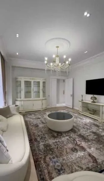217 m², ko'p xonali kvartira, 3/7-0