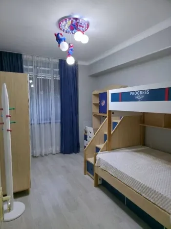 130 м², 4-комн. квартира, 1/6-3