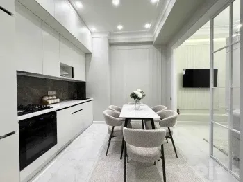 80 м², 3-комн. квартира, 8/10-1
