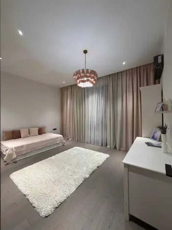 176 м², 4-комн. квартира, 5/9-3