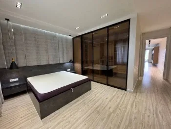 162 м², 4-комн. квартира, 4/10-1