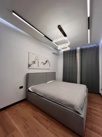 218 м², многокомнатная квартира, 1/8-3