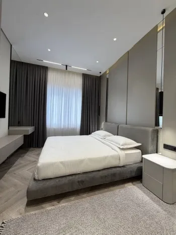 350 м², 5-комн. квартира, 7/8-0