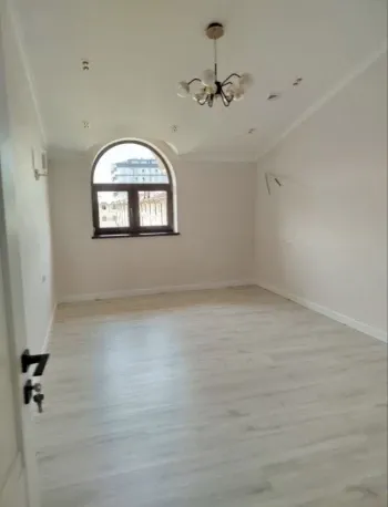 200 м², 5-комн. квартира, 8/9-2