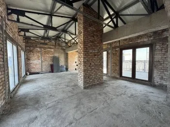 218 м², 5-комн. квартира, 8/9-3