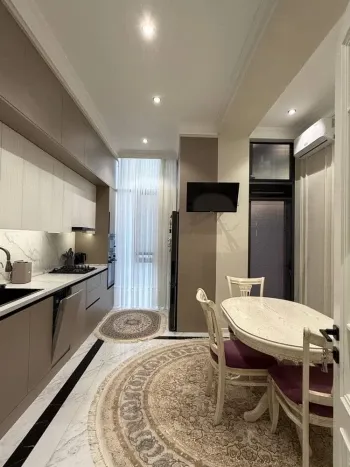 100 м², 3-комн. квартира, 7/7-2