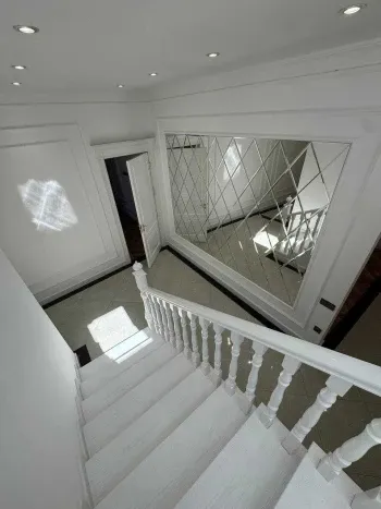 220 м², 5-комн. квартира, 10/10-1