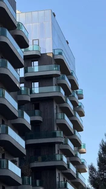 286 м², 5-комн. квартира, 8/8-0