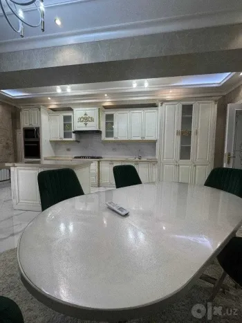 215 m², 4-xonali kvartira, 2/8-2