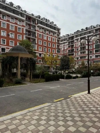 175 м², многокомнатная квартира, 1/8-0