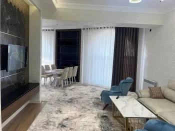 165 м², 4-комн. квартира, 8/8-1