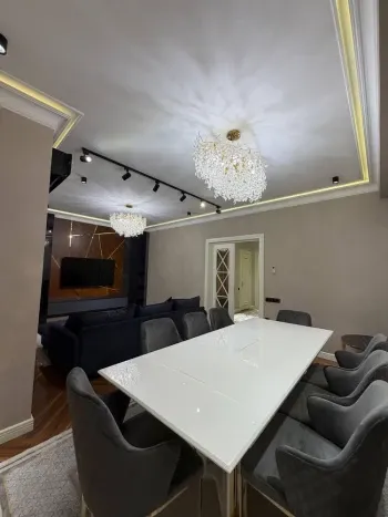 195 м², многокомнатная квартира, 1/8-3