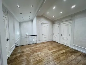 160 м², 5-комн. квартира, 8/9-3