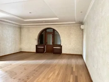 210 м², 4-комн. квартира, 7/7-3