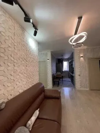 80 м², 3-комн. квартира, 8/9-2