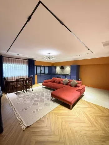 100 м², 3-комн. квартира, 5/10-2