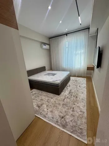130 м², 4-комн. квартира, 4/7-3