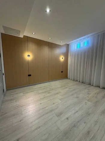 105 м², 3-комн. квартира, 1/10-1