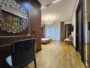 173 м², 4-комн. квартира, 4/8-1