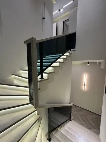 320 m², 5-xonali kvartira, 8/8-3