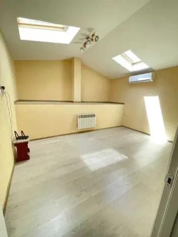 111 м², 4-комн. квартира, 8/9-1