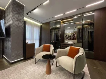 323 м², 5-комн. квартира, 6/6-1