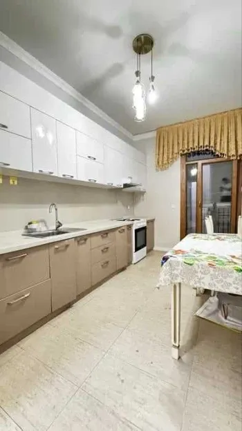 100 м², 4-комн. квартира, 11/12-0