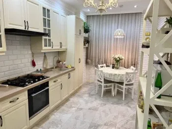 105 м², 3-комн. квартира, 3/8-1