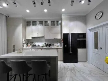 184 м², 5-комн. квартира, 1/9-0