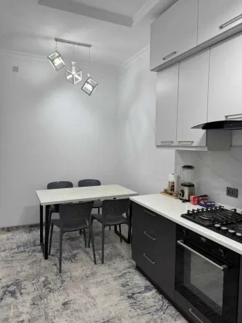 83 м², 3-комн. квартира, 3/6-2