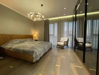 323 м², 5-комн. квартира, 4/10-3