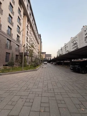 100 м², 3-комн. квартира, 9/9-0