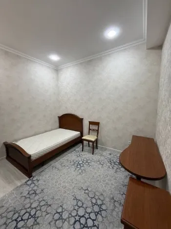 90 м², 3-комн. квартира, 4/8-1