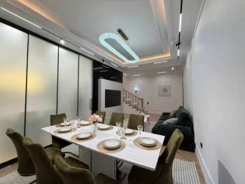 250 м², 5-комн. квартира, 7/8-3