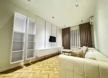 80 м², 2-комн. квартира, 7/7-0