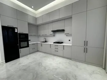 130 м², 2-комн. квартира, 2/10-2