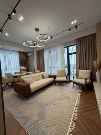 175 м², 5-комн. квартира, 4/14-1